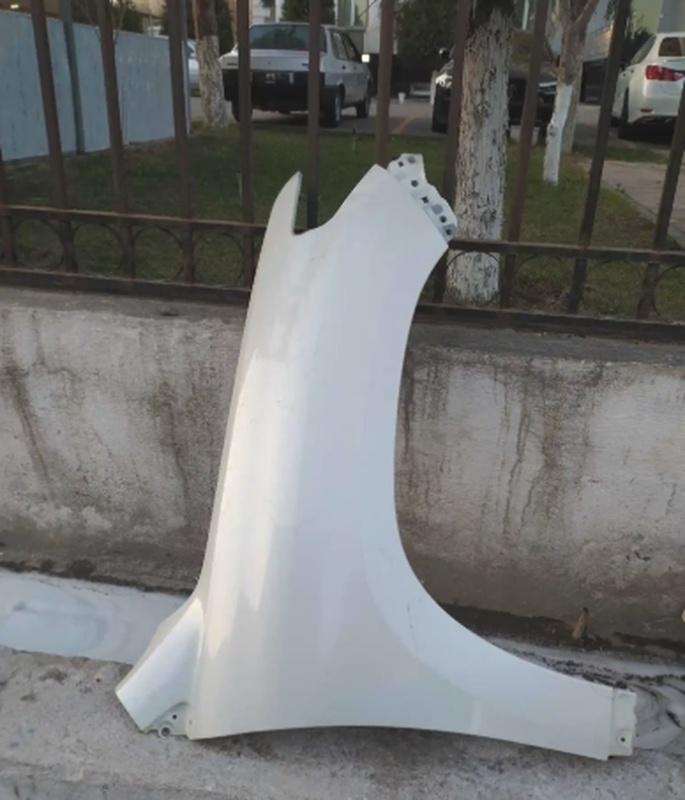 Крыло на Toyota